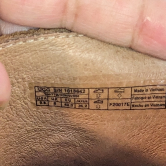 UGG suede Corin boots - Picture 12 of 16